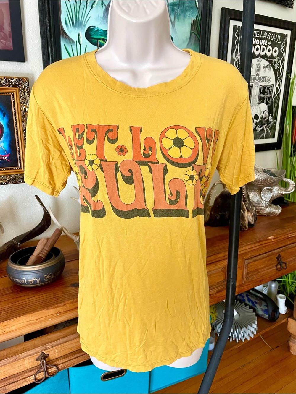 Life Clothing “Let Love Rule” Oversized Yellow T-Shirt M